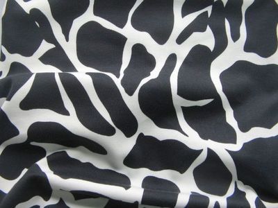 紹興縣歐倫針紡織品 全球紡織網(wǎng)上的滌氨綸羅馬布產(chǎn)品展示與創(chuàng)新